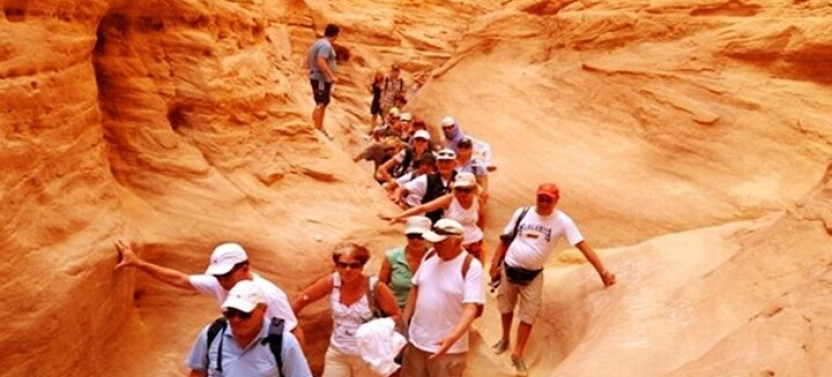 Day Tour Adventure to Salama Color Canyon and Dahab