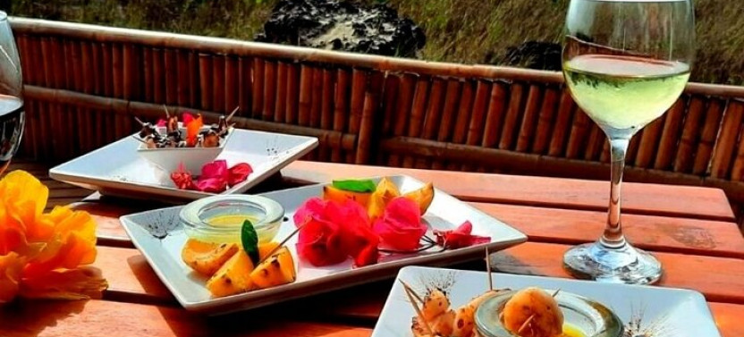 7-Day Galapagos Guided Food Tour with Accommodation