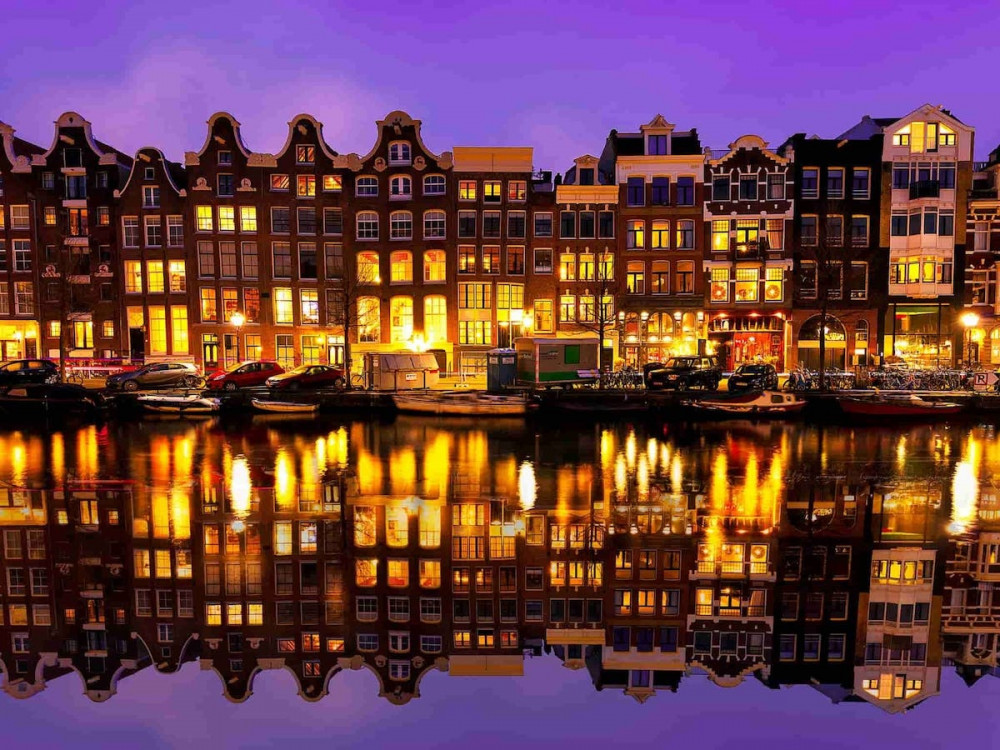 Amsterdam‌ Light ‌Festival‌ ‌Boat‌ ‌Tour‌ -‌ Group Tour