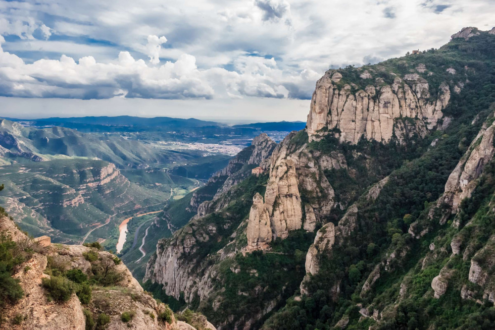 Expert-led Montserrat Day Trip From Barcelona