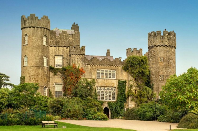 Malahide Castle & City Tour by Night