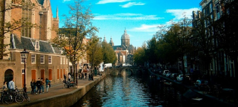 Private Amsterdams City Highlights & Hidden Gems Walking Tour