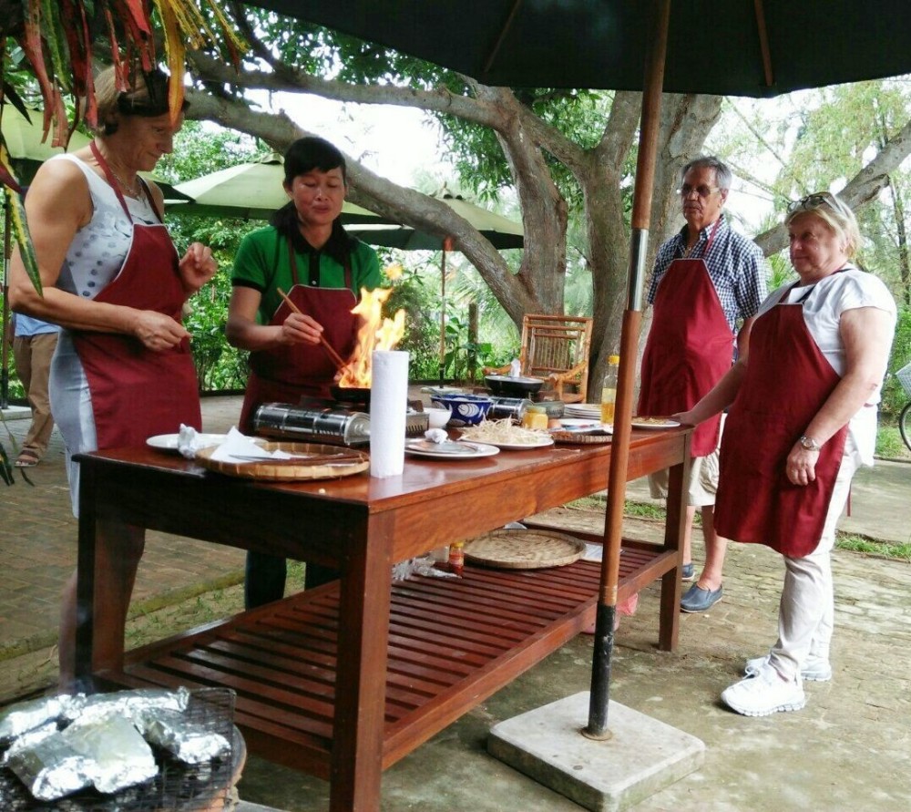 Private Hoi an Farmer and Cooking Class