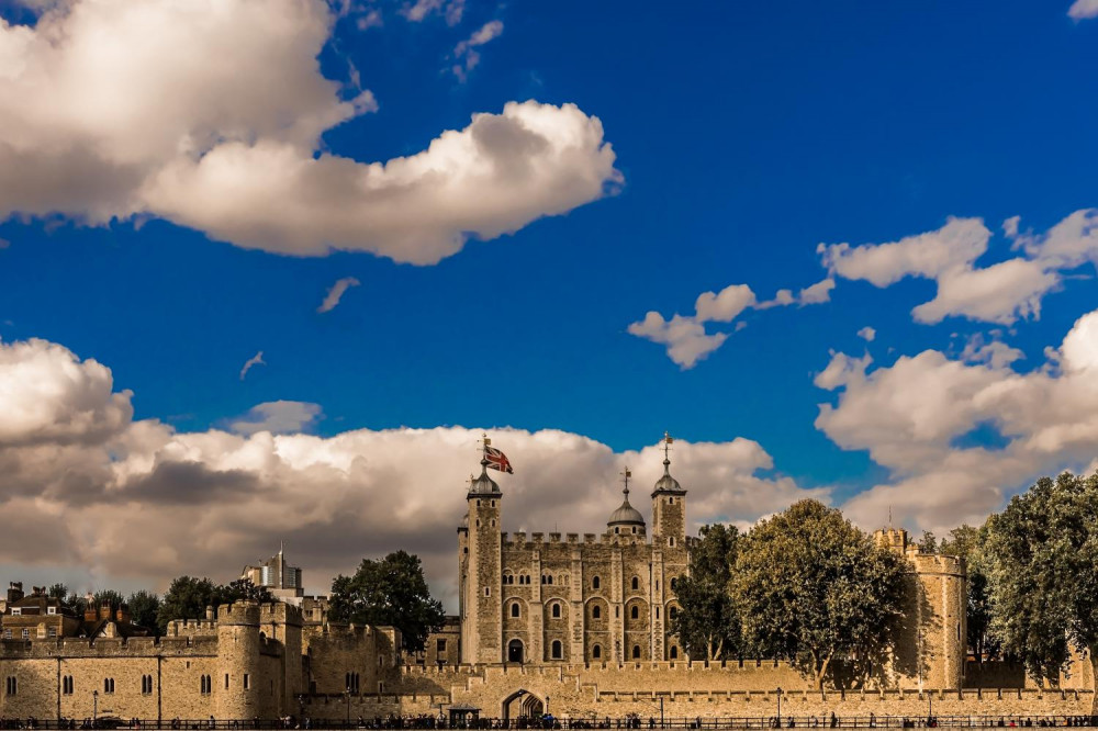 Ultimate Royal London Tour with River Thames Boat Ride