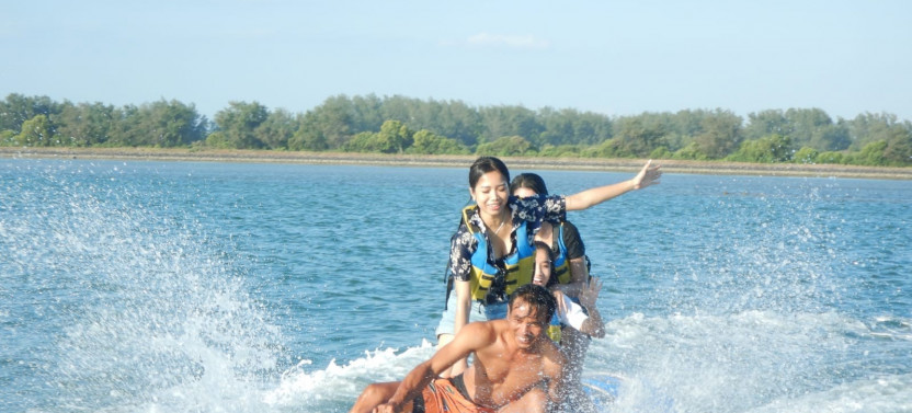 Full Day Uluwatu Beach Tour And Water Activities