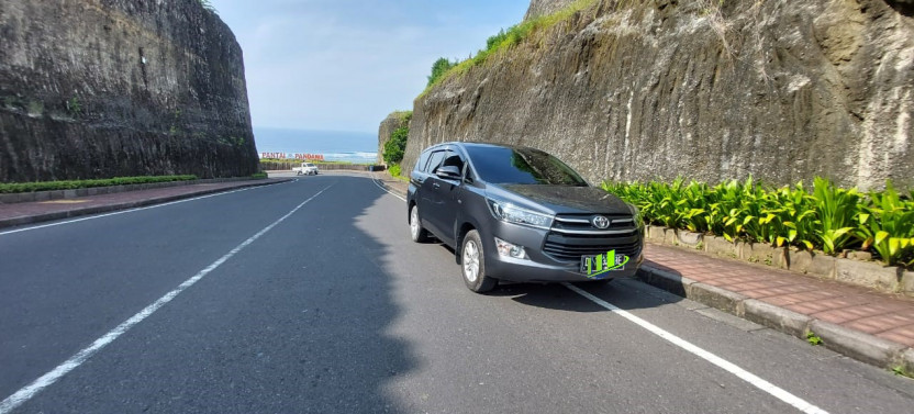 Private Half-day Uluwatu Beach And Temple Tour