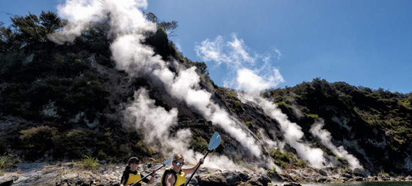 Waimangu Valley Walk and Steaming Cliffs Kayak Tour
