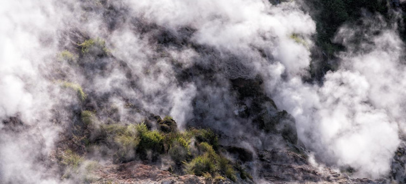 Waimangu Valley Walk and Steaming Cliffs Kayak Tour