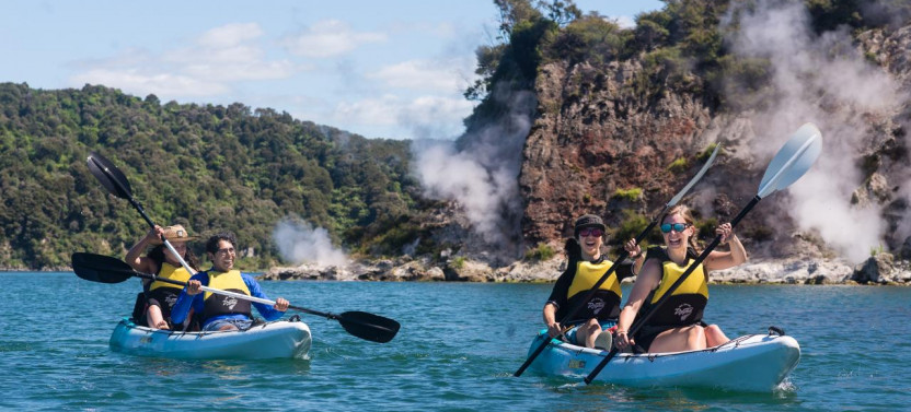 Waimangu Valley Walk and Steaming Cliffs Kayak Tour