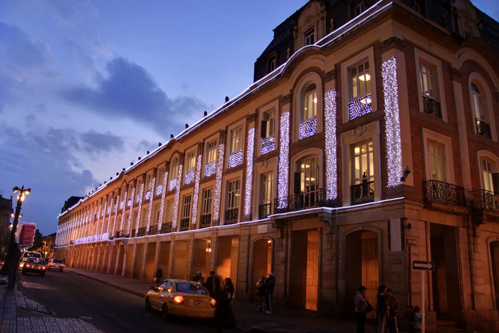 Bolívar Square