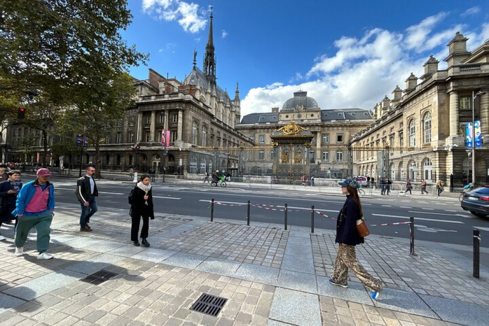 Walking Tour in the Heart of Paris with Visit Notre-Dame Visit