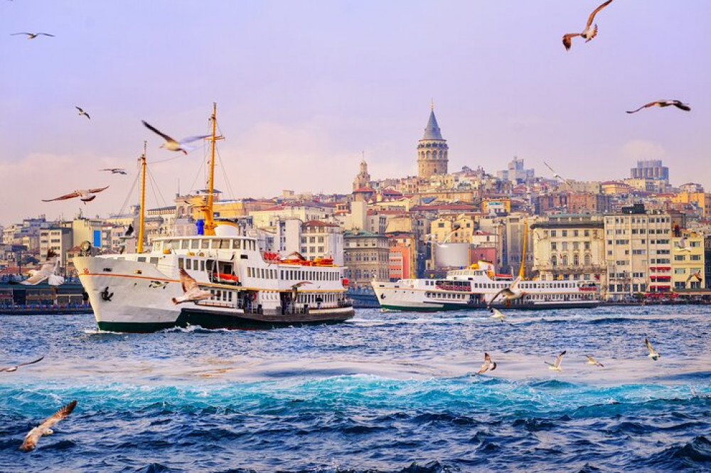 Private Istanbul Spice Market and Bosphorus Half-Day Tour