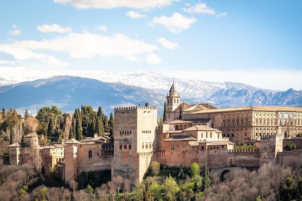 Alhambra Guided Tour at 12pm