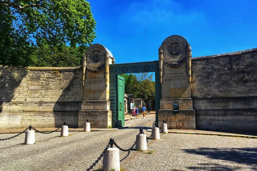 Paris: Graves Of The Famous Private Guided Walking Tour