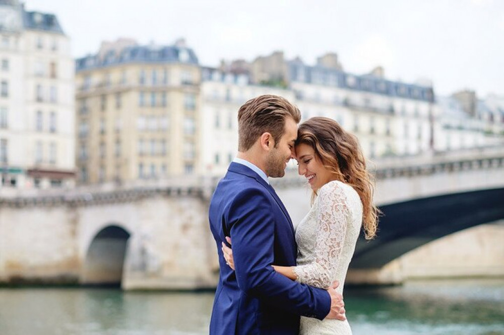 Paris Photoshoot With Optional Cruise And Champagne