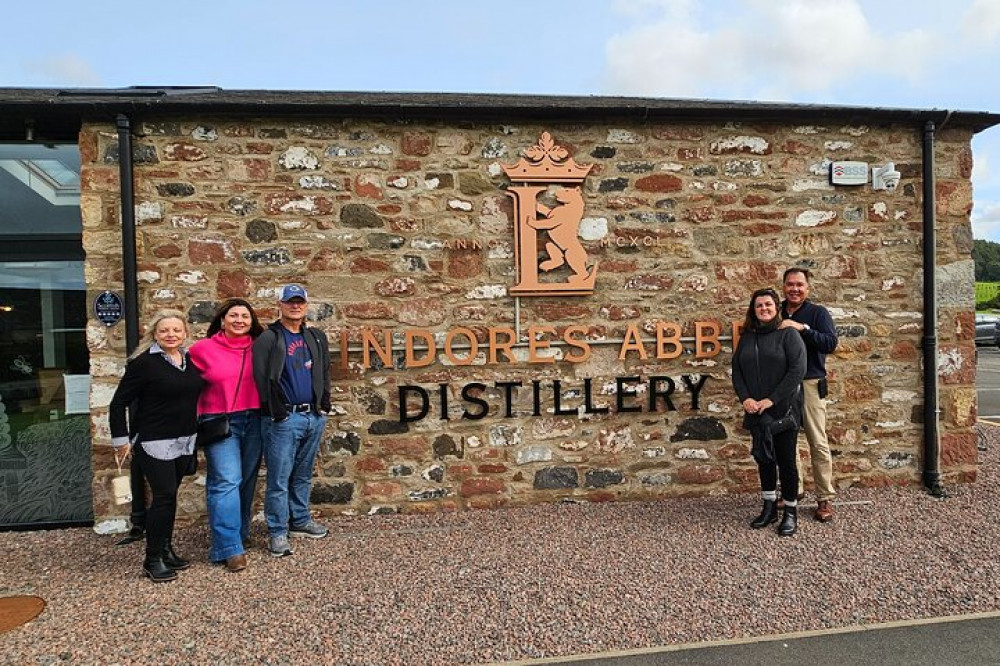 Private Lindores Distillery & Falkland Palace Luxury Day Tour - Edinburgh