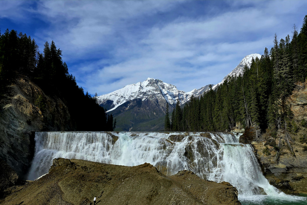 Golden Sky Bridge & Yoho National Park Thrilling Private Day Tour