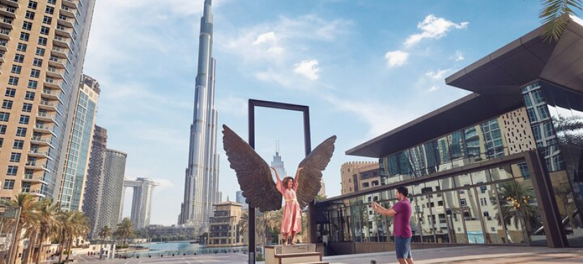 Private Walking Tour - Burj Khalifa Instagram Tour With Travel Videographer