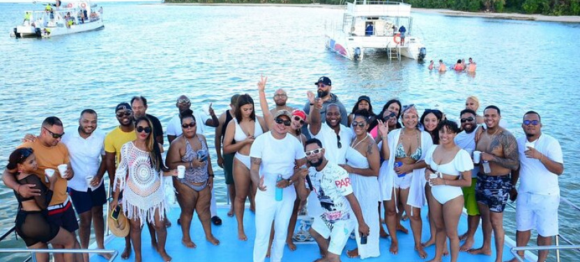 Private Party Boat With Open Bar