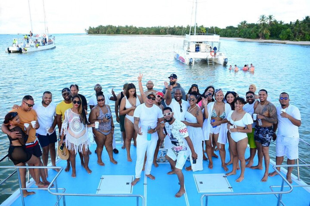 Private Party Boat With Open Bar