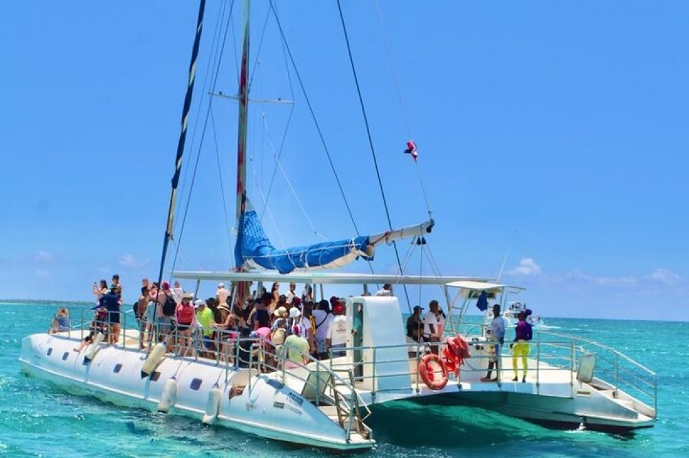 Full Day Tour In Isla Saona With Guide