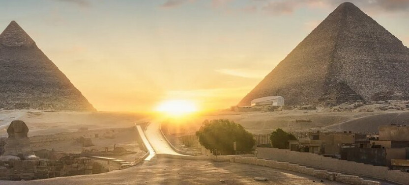 Private Tour- Giza Pyramids & Museum with Lunch From Hurghada