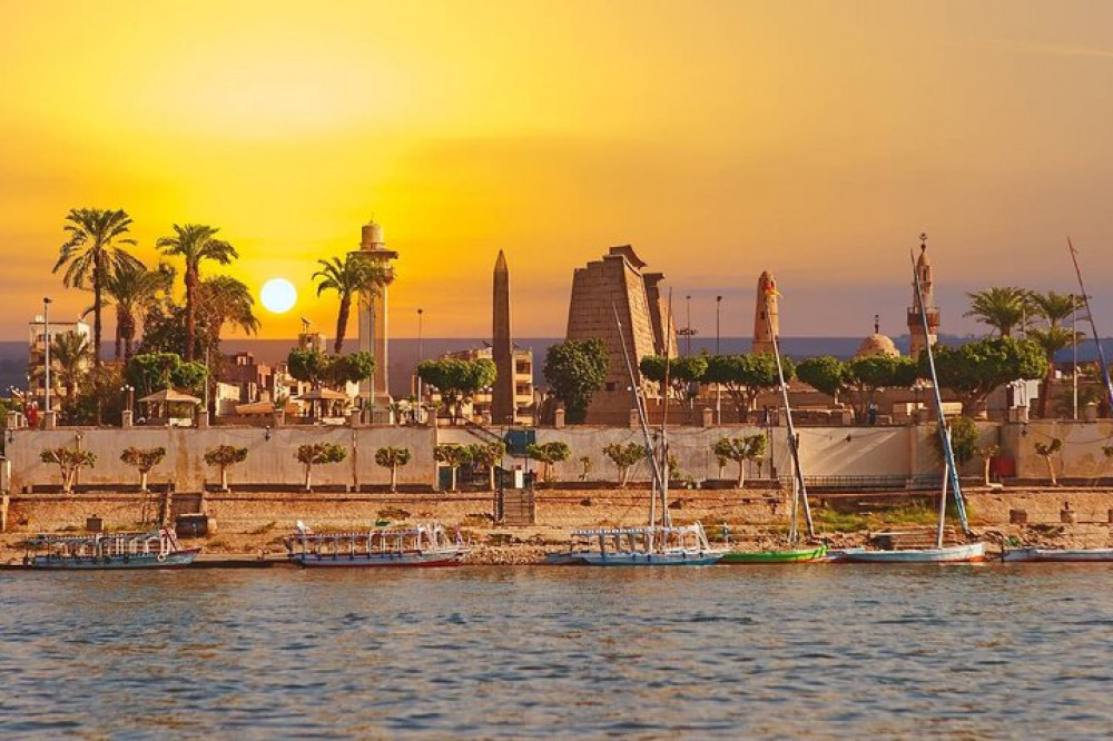 Private Tour to Luxor Highlights with Lunch from Hurghada