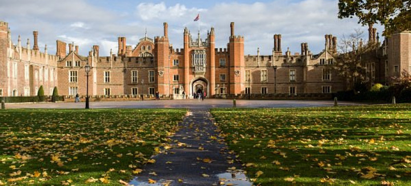 Private Hampton Court Palace Tour and Afternoon Tea