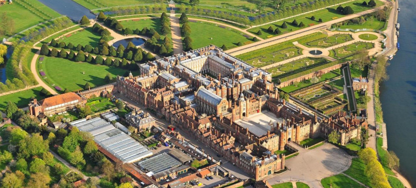 Private Hampton Court Palace Tour and Afternoon Tea