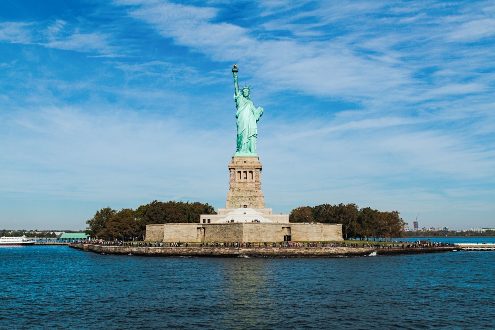 Essential Statue Tour with Statue of Liberty Pedestal Tickets New