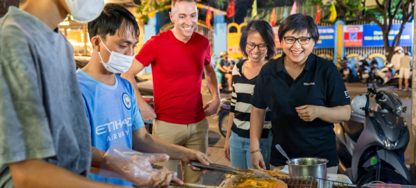 Saigon Street Eats Evening Food Guided Tour