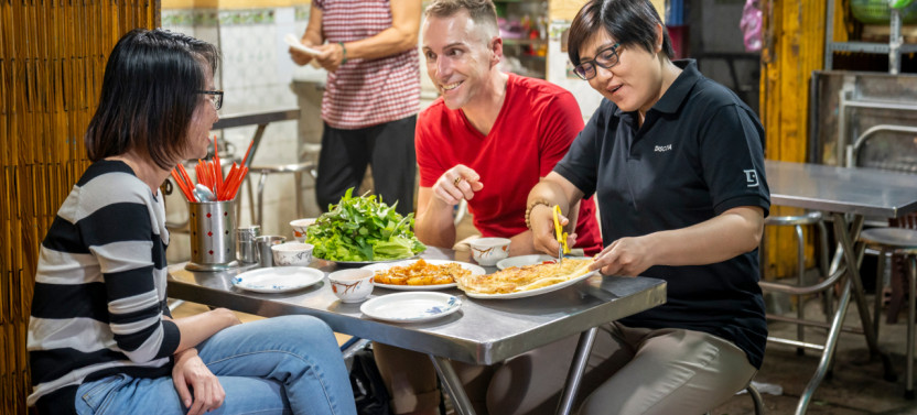 Saigon Street Eats Evening Food Guided Tour