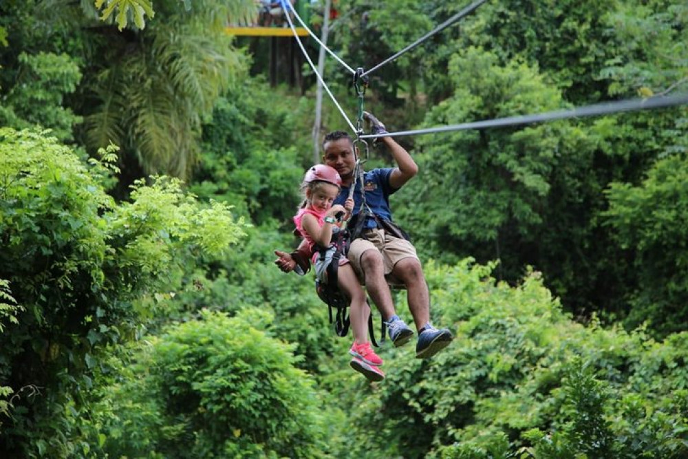 Roatan Zip & Dip With Lunch