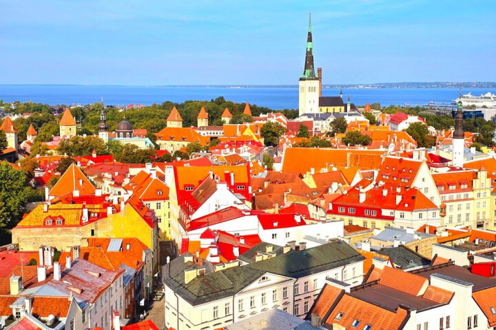 High Class Cruise from Helsinki to Tallinn with Lounge Access