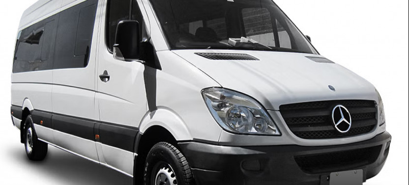 Ushuaia: Regular Transfer From/To Airport