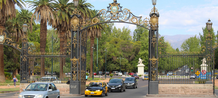 City Tour and Cerro de La Gloria in Mendoza