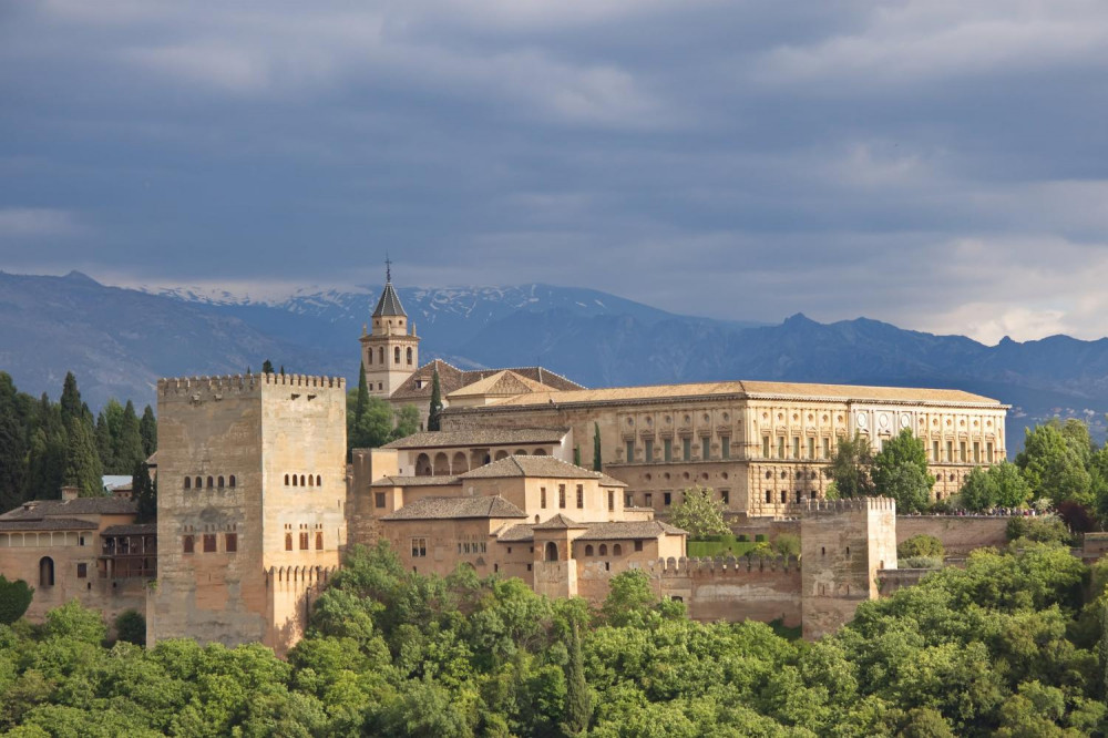 The Alhambra Palace: Self-Guided Audio Tour without Ticket