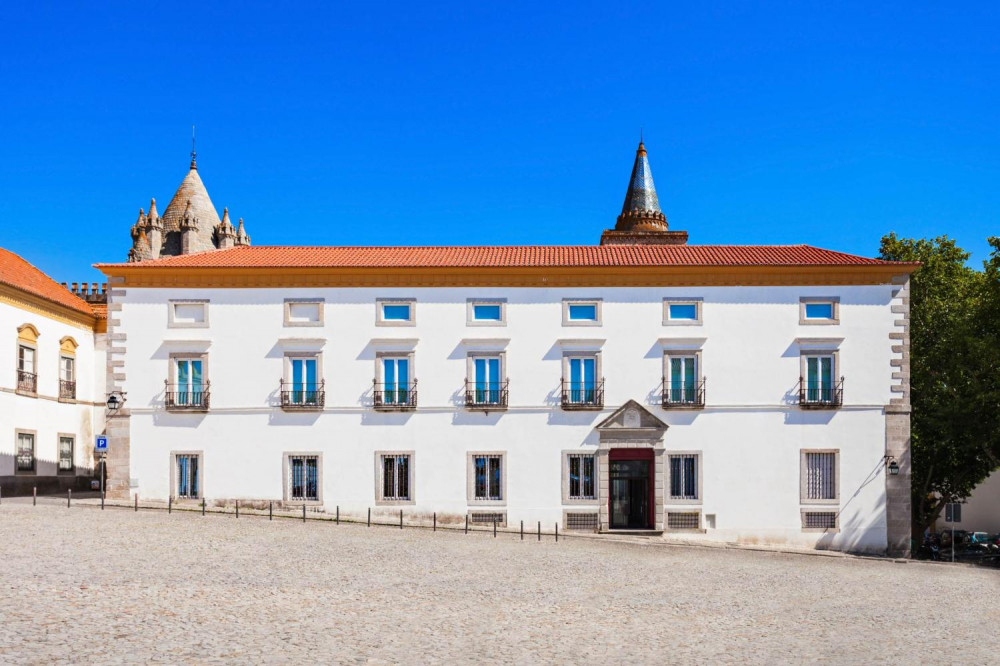 Museu Nacional Frei Manuel do Cenáculo & Evora City Audio Tour