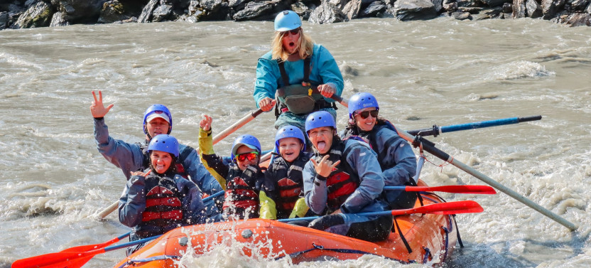 Canyon Wave Raft: Whitewater Rafting on the Nenana River