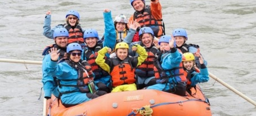 Wilderness Wave Raft: Whitewater Rafting along Denali’s Border