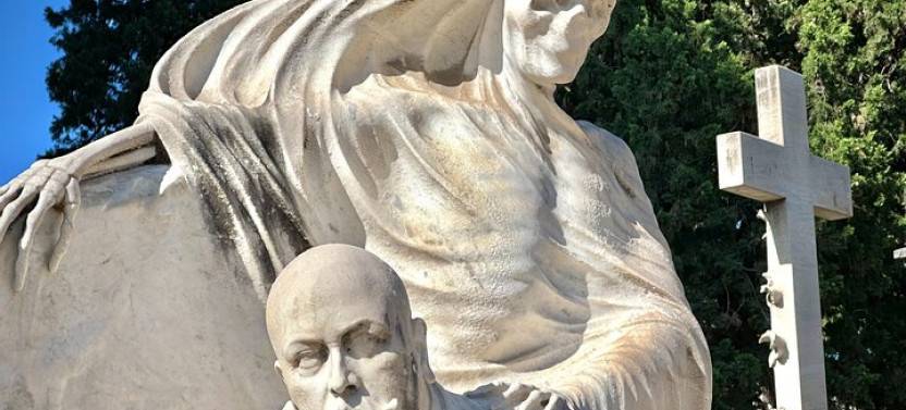 Hillside Cemetery Tour - Gothic Angels, Skeletons & Local History