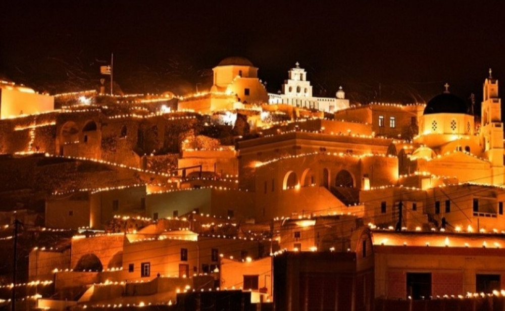 Good Friday Pyrgos Lighting Of The Village - Epitaphio