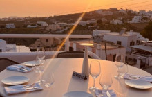 SANTORINI'S LUXURY TRAVEL3