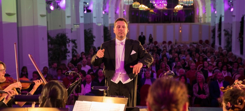 An Evening in Schoenbrunn Palace - Palace Tour & Concert