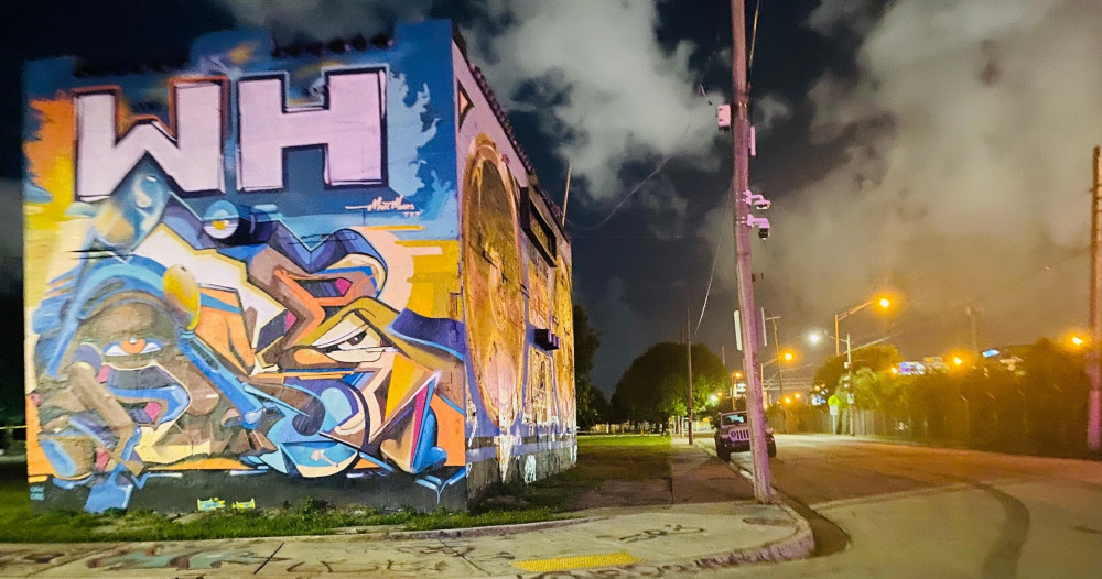 Wynwood Graffiti Golf Cart Tour AFTER DARK