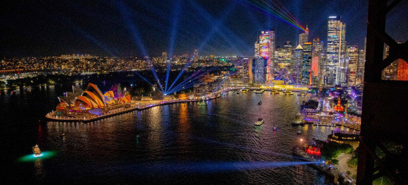 BridgeClimb Sydney Summit Vivid at 17:05