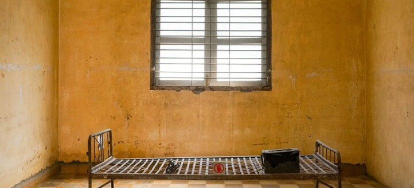 Tuol Sleng Museum and Russian Market Half-day Tour