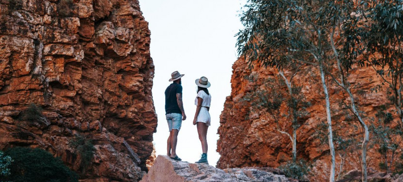 Kings Canyon Mereenie Loop to West MacDonnell 3 Day - Safari Tent fr. Uluru