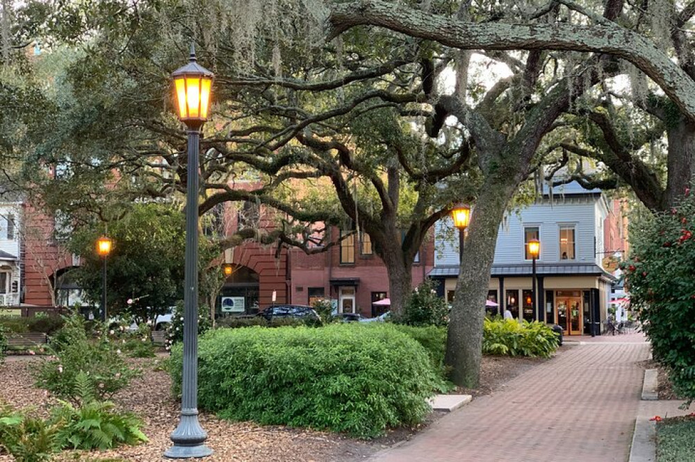 Self-Guided Old Squares Of Savannah Solo Walking Tour