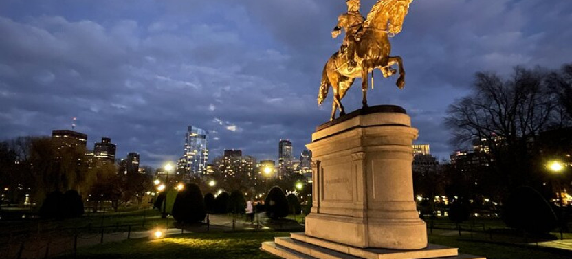 Self-Guided Boston Christmas Tour